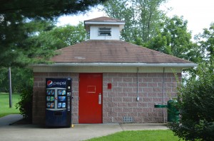 Kidsgrove in Selinsgrove, bathroom before renovation 1